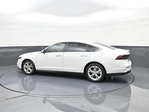 Platinum White Pearl 2025 Honda Accord LX 1.5T