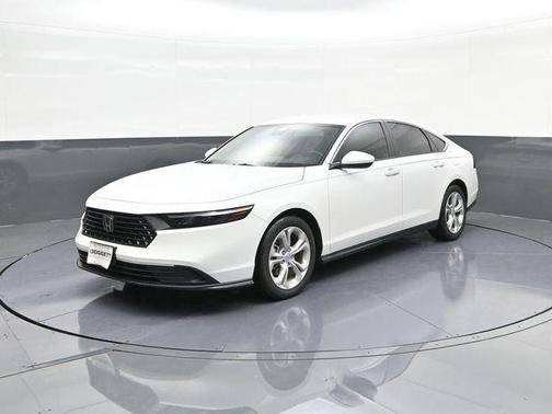 Platinum White Pearl 2025 Honda Accord LX 1.5T