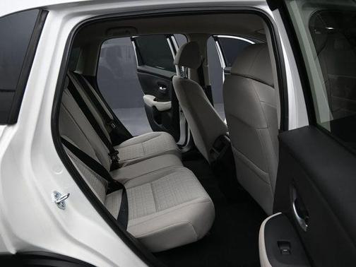Platinum White Pearl 2026 Honda HR-V LX