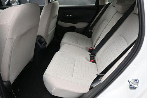 Platinum White Pearl 2027 Honda HR-V LX