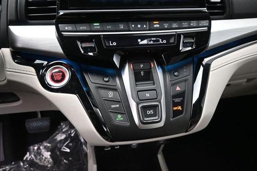 Solar Silver Metallic 2026 Honda Odyssey Touring
