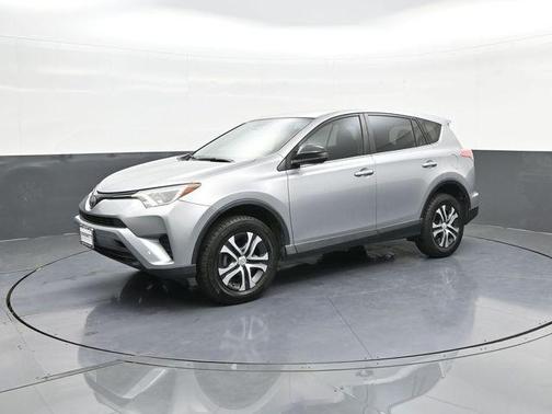 Silver Sky Metallic 2018 Toyota RAV4 LE