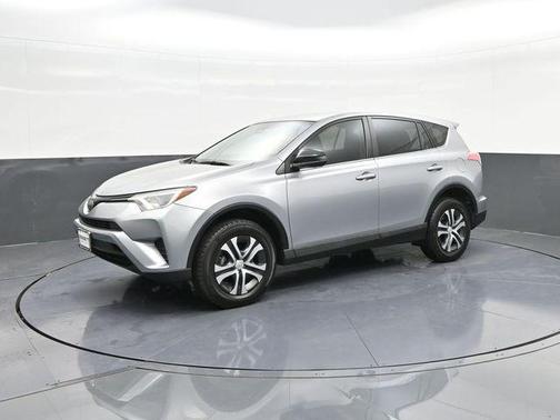 Silver Sky Metallic 2018 Toyota RAV4 LE