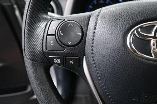 Silver Sky Metallic 2018 Toyota RAV4 LE