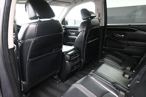 Crystal Black Pearl 2023 Honda Pilot 2WD EX-L 8 Passenger