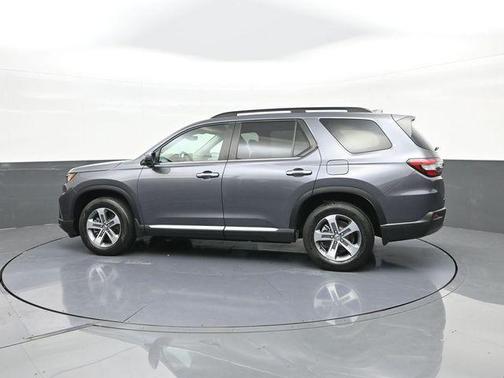 Crystal Black Pearl 2023 Honda Pilot 2WD EX-L 8 Passenger