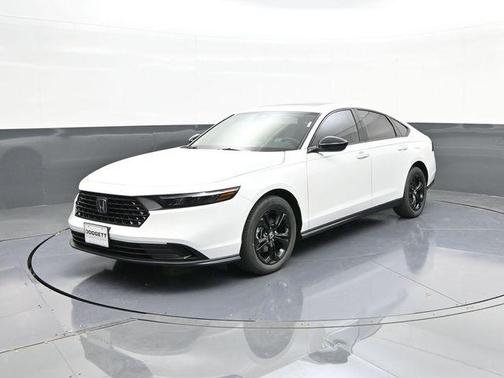 Platinum White Pearl 2025 Honda Accord SE