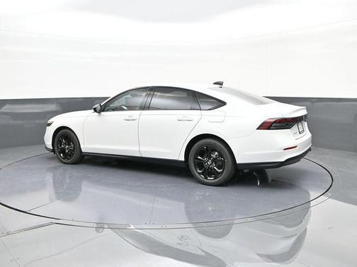 Platinum White Pearl 2025 Honda Accord SE