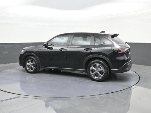 Crystal Black Pearl 2026 Honda HR-V LX