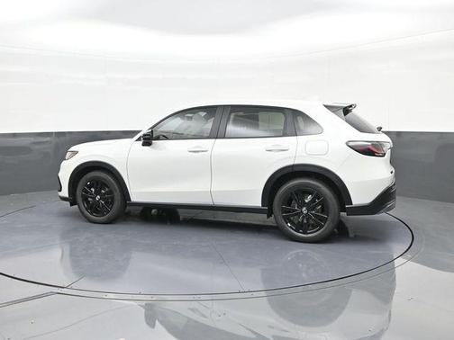 Platinum White Pearl 2027 Honda HR-V Sport