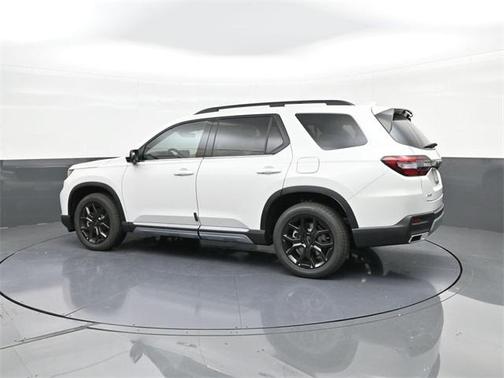 2025 Honda Pilot Touring 8-Passenger