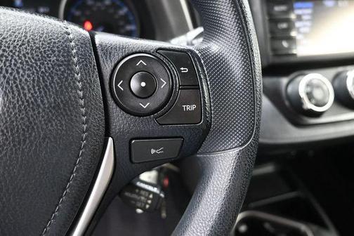 Silver Sky Metallic 2018 Toyota RAV4 LE