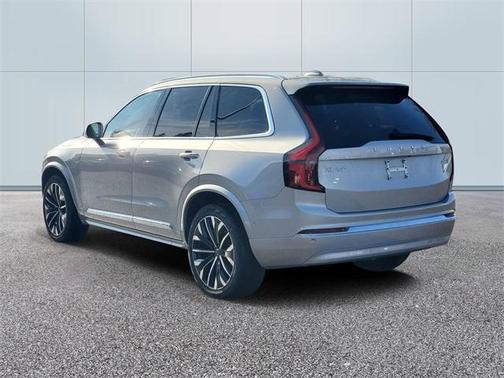 2025 Volvo XC90 B6 Plus 7-Seater
