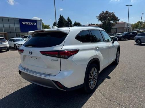 2021 Toyota Highlander Hybrid Platinum