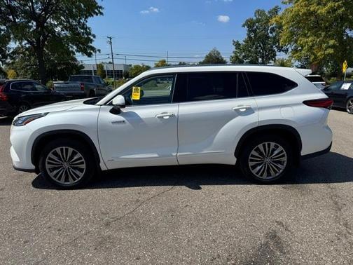 2021 Toyota Highlander Hybrid Platinum