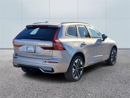 2026 Volvo XC60 B5 Plus