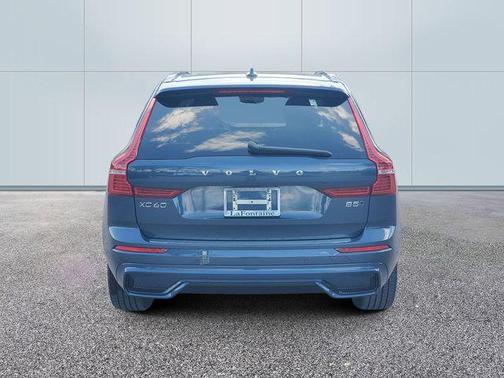 Denim Blue Metallic 2023 Volvo XC60 B5 Plus Dark Theme