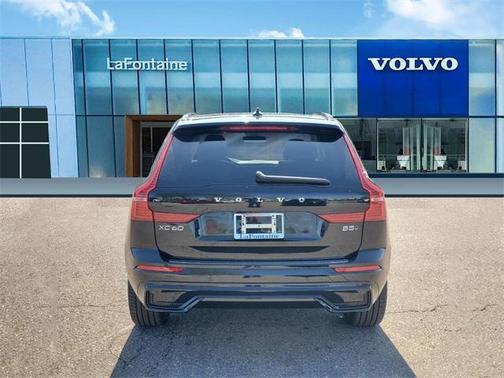 2025 Volvo XC60 B5 Ultra