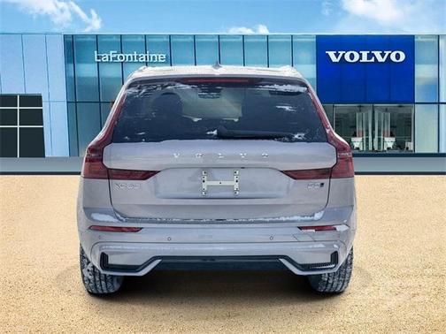 2026 Volvo XC60 B5 Plus