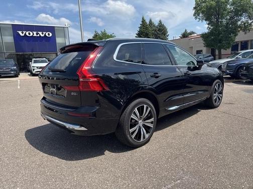 2022 Volvo XC60 B5 Inscription