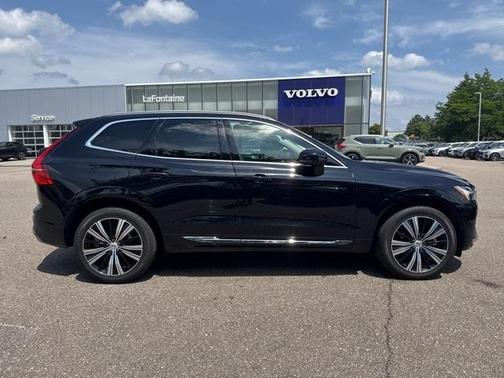 2022 Volvo XC60 B5 Inscription