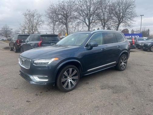 2022 Volvo XC90 T6 Inscription 7 Passenger