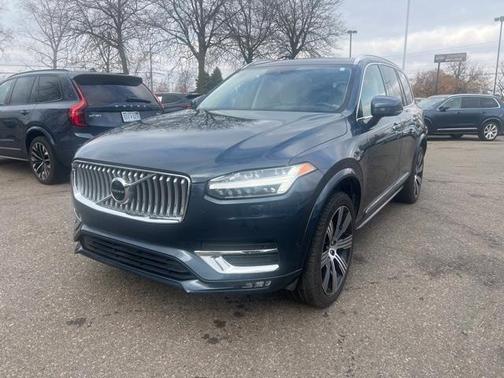 2022 Volvo XC90 T6 Inscription 7 Passenger