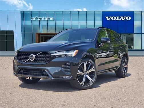 2022 Volvo XC60 B6 R-Design