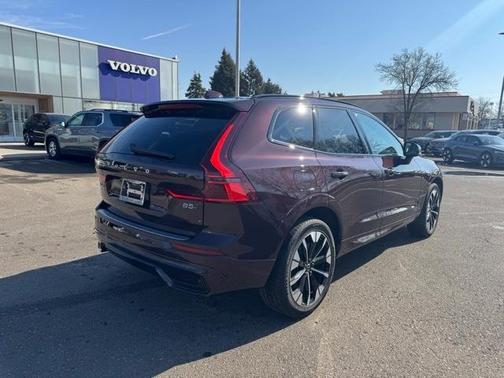 2026 Volvo XC60 B5 Plus
