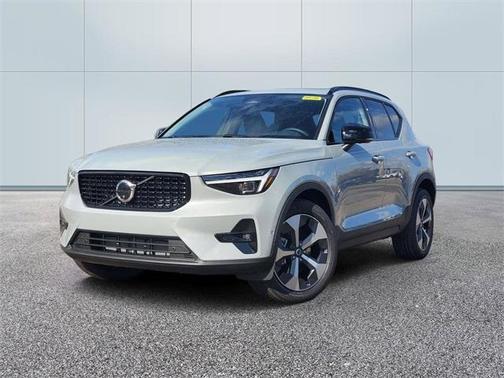 2026 Volvo XC40 B5 Plus