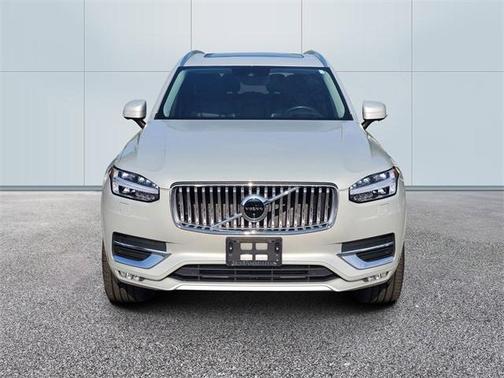 2022 Volvo XC90 T6 Inscription 7 Passenger