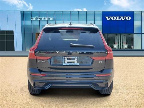 2025 Volvo XC60 B5 Ultra