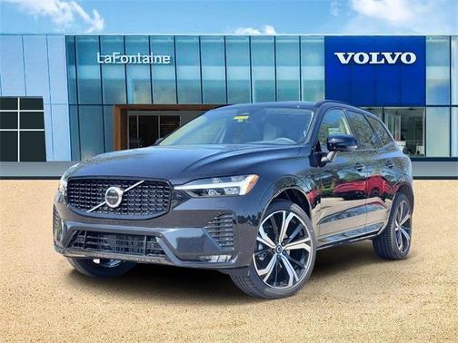 2025 Volvo XC60 B5 Ultra