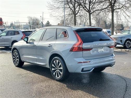 2025 Volvo XC60 B5 Plus