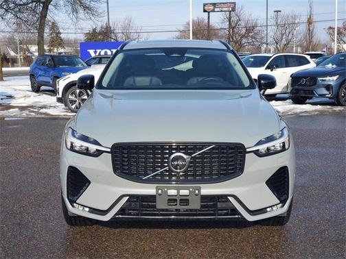 2025 Volvo XC60 B5 Plus
