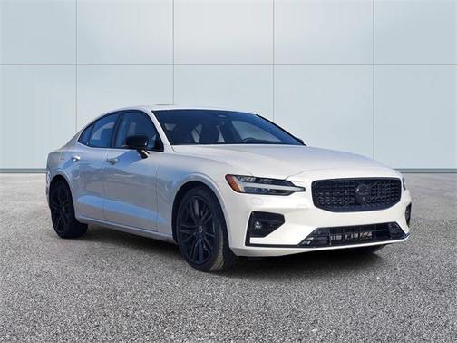 2024 Volvo S60 B5 Plus Black Edition