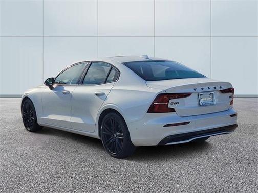 2024 Volvo S60 B5 Plus Black Edition