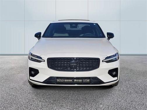 2024 Volvo S60 B5 Plus Black Edition