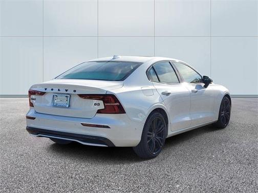 2024 Volvo S60 B5 Plus Black Edition