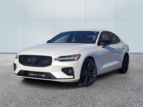 2024 Volvo S60 B5 Plus Black Edition