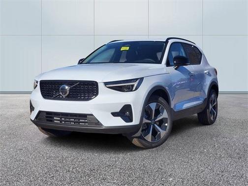 2026 Volvo XC40 B5 Plus