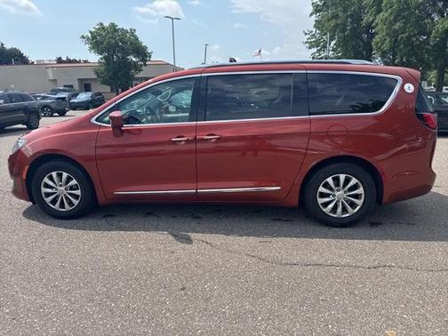 2018 Chrysler Pacifica Touring-L