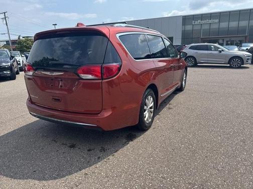 2018 Chrysler Pacifica Touring-L