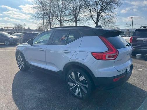 2022 Volvo XC40 Recharge Pure Electric P8 Twin Plus