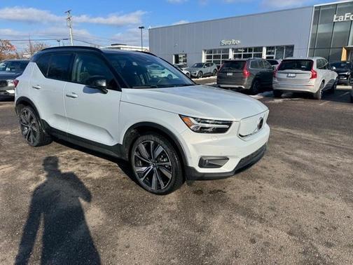 2022 Volvo XC40 Recharge Pure Electric P8 Twin Plus