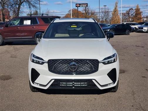 2026 Volvo XC60 B5 Plus