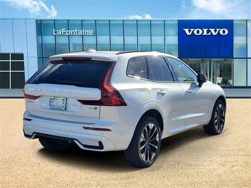 2026 Volvo XC60 B5 Plus