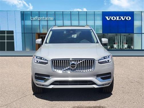 2025 Volvo XC90 B5 Plus