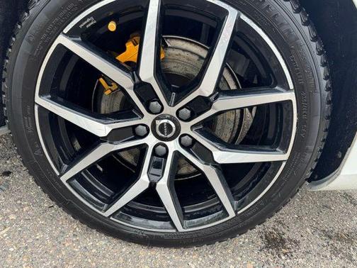 Crystal White Metallic 2022 Volvo S60 Recharge Plug-In Hybrid T8 Polestar Engineered Extended Range