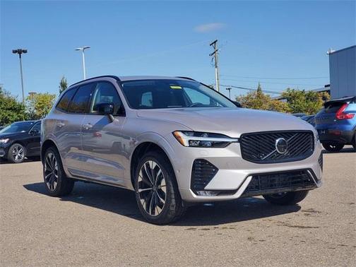 2026 Volvo XC60 B5 Plus